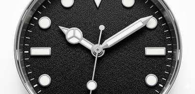 Sport watch hand and dial pairing