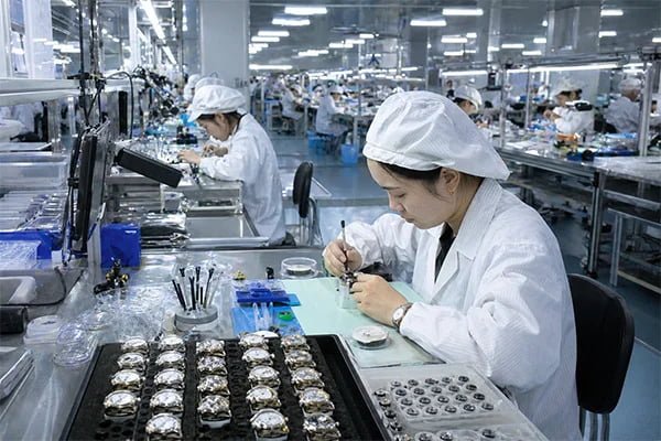A modern watch manufacturing facility in Shenzhen